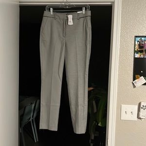 Never worn. Brand new houndstooth White House black market size 6 pants